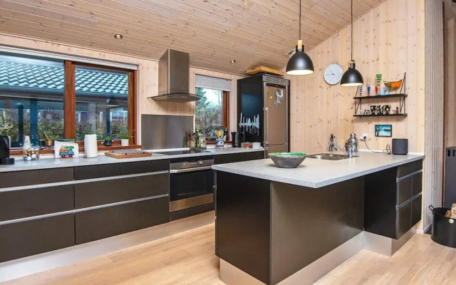 6 Person Holiday Home in Ronde-by Traum