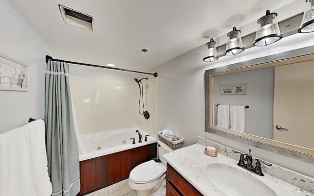 210roarh 2 Bedroom Condo