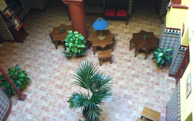 Vivian's Guest House Auto Check-in