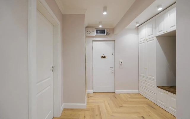 Bright House Cantemir