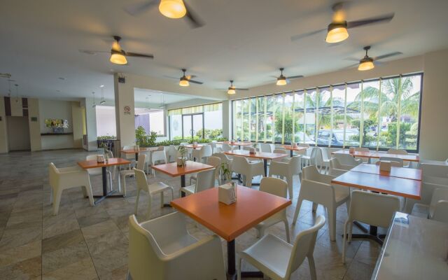 Hotel Andiroba Palace