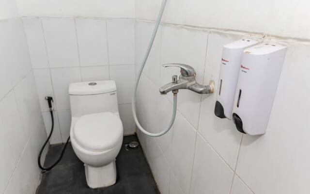 OYO 93584 RukotelNearICE BSD