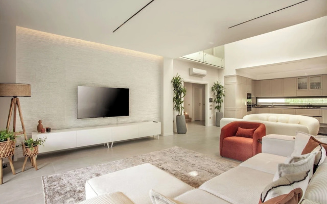 Spacious 4BR Villa Perfect for Families & Friends