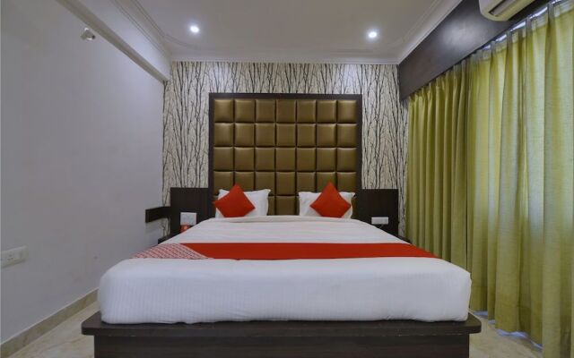 OYO 12694 Hotel Bauji Palace