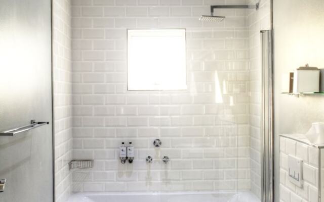 23 On Glen Guest House