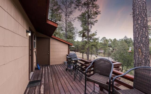 Fox Hollow Condo #08, 2 Bedrooms, Sleeps 6, Wood Stove, Barbecue