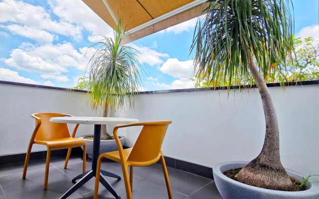 Aparta Suites Park 85