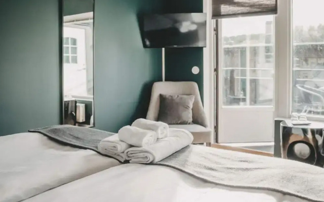 Lively Vacation Home With Free Breakfast
