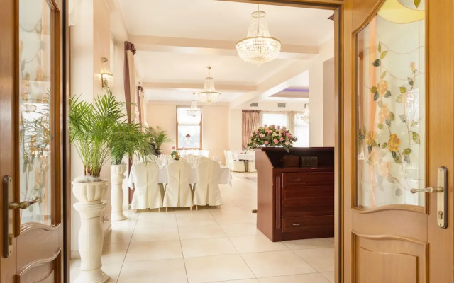 Lesna Perla - Restaurant and Hotel