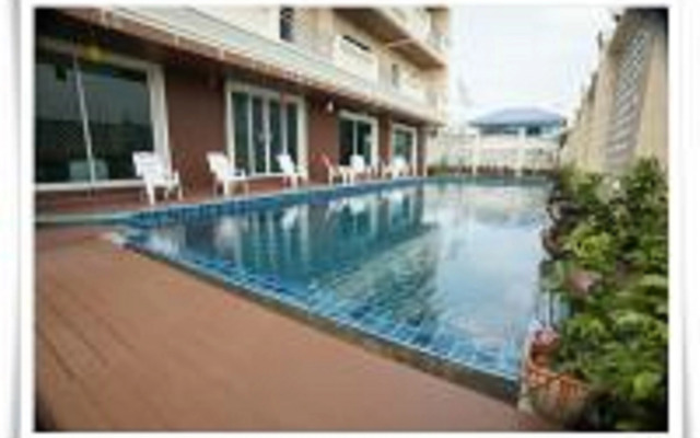 Convenient Grand Hotel (SHA Extra Plus)