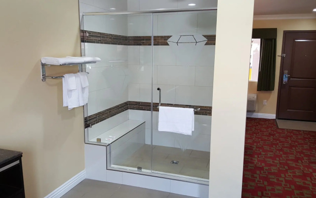 Travelodge Inn & Suites by Wyndham Bell Los Angeles Area