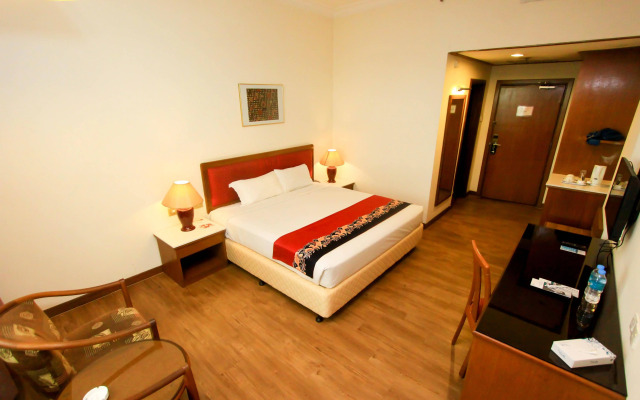 Crystal Crown Hotel Harbour View