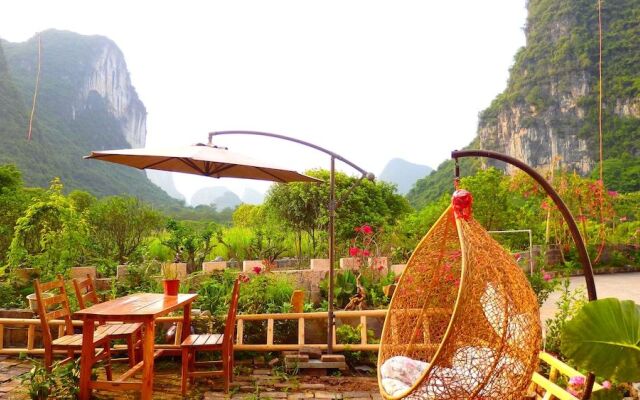 The Yangshuo Moon Resort