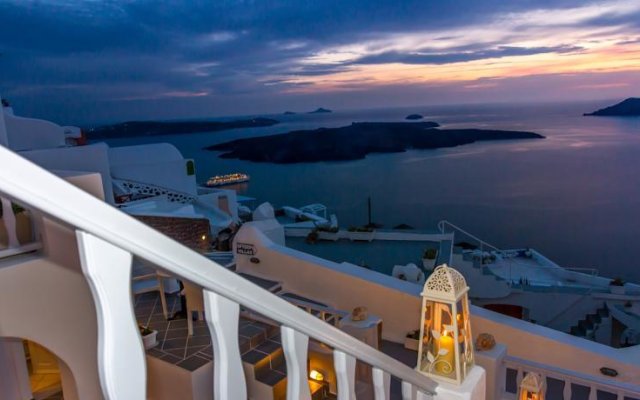 Santorini View Studios-Adults Only