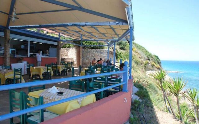 Aithrio Hotel
