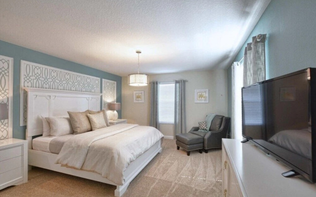 Storey Lake-5 Bedrooms Home W/pool-1650st Home by Redawning