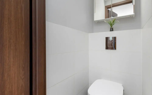Apartment With Three Bedrooms by Renters