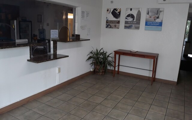 Studio 6 Tulsa Fairgrounds