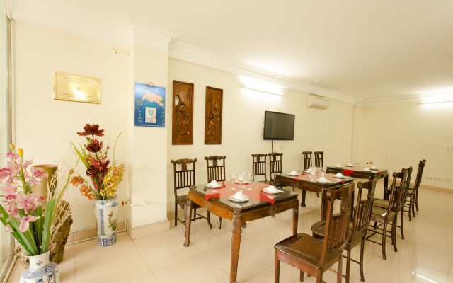 Ho Sen Xanh Hotel Hanoi