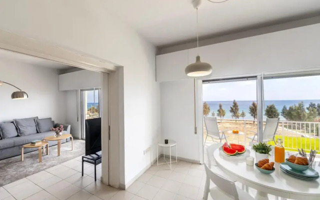 Protaras H2O Seafront Suite