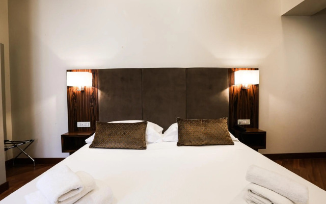 Hotel Embassy