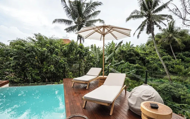 Hanging Gardens Villa by Evdekimi