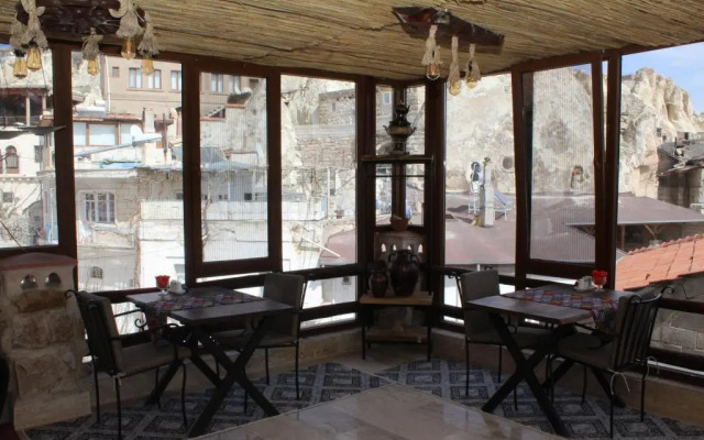La Di̇as Cave Cappadoci̇a
