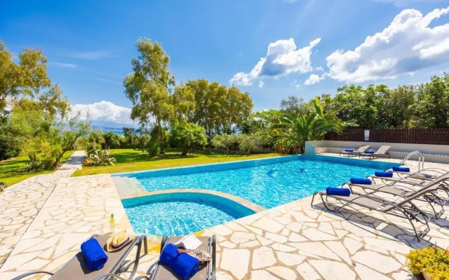 Ormos Beach House in Apraos
