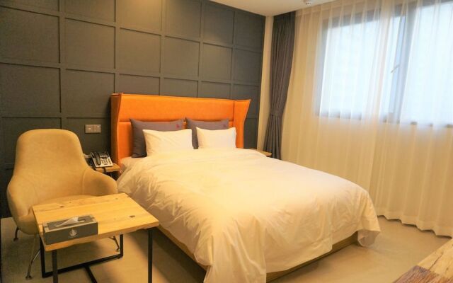 Yeoubi Hotel