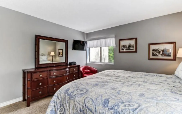 2126 Beachwood