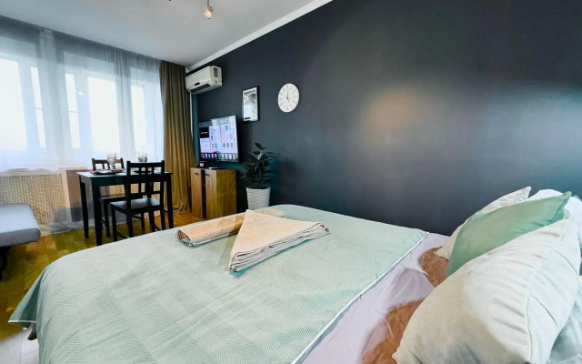 Apartment City on Leningradsky Avenue 33a