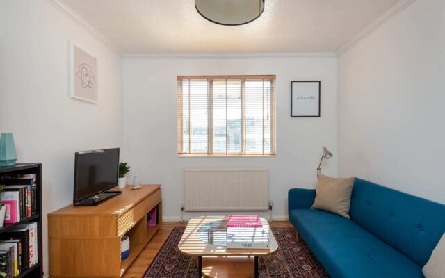 Modern 1BR Flat in Angel/islington, Fits 4