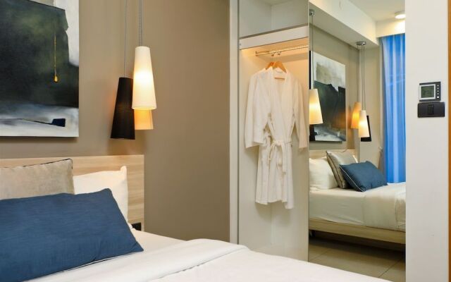 Oceanstone Phuket by Holy Cow 701