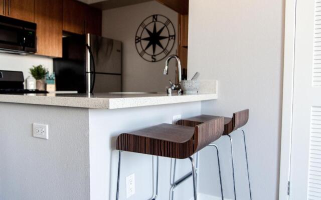 Santa Monica 2 Bed/ 2 Bath