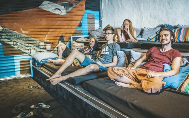 Summer House Backpackers
