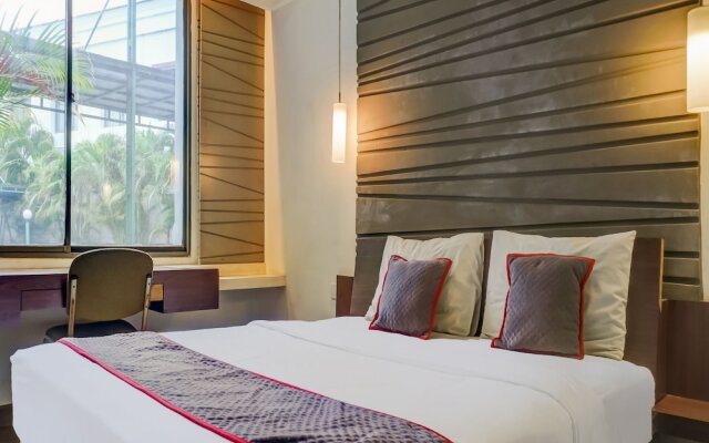 Townhouse OAK Hotel Grand Cikarang