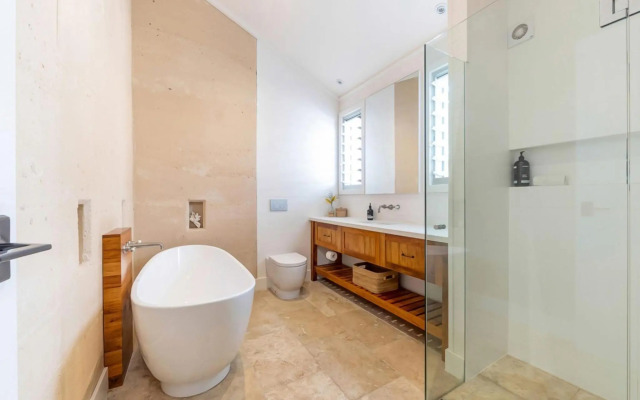 Coast at Hyams 4pm Check Out Sundays