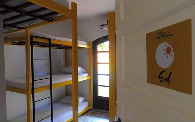 Na Praia - Family Hostel & Coworking #napraiaconnection