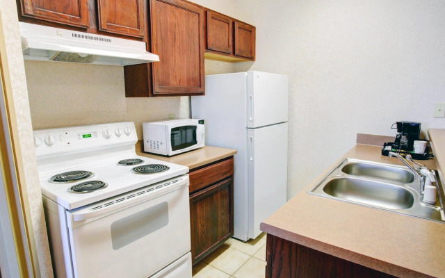 Quality Inn & Suites, Near University