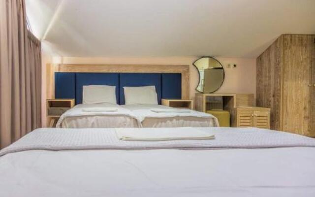 LE MONDE Apartments