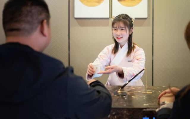Jinjiang Metropolo Hotel - Xuzhou Train Station Chudu