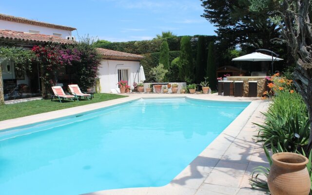 La Villa Topi