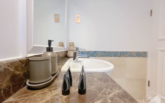 Seaview Penthouse with Private Gym & Outdoor Pool