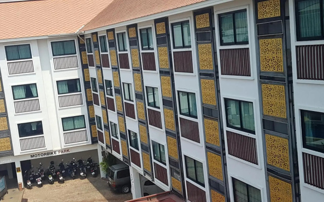Wangburapa Grand Hotel
