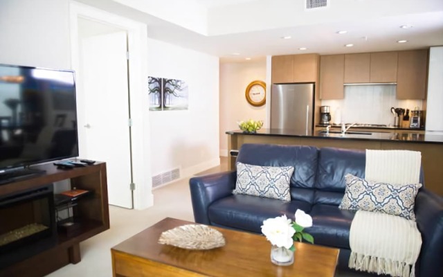 Executive Suites by Roseman - Luna