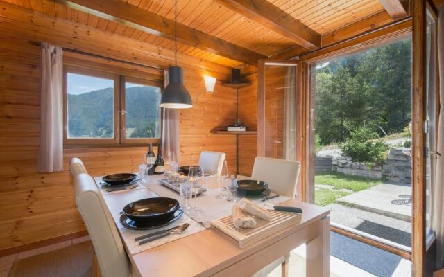 Cozy Mountain Getaway Chalet les Marmottes