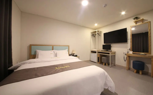 Brown Dot Hotel Yeonsan