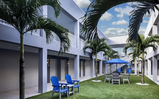 Star Suites By Riverside Theatre