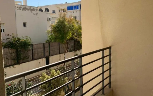 The Perfect Flat, Lac 2, Tunis