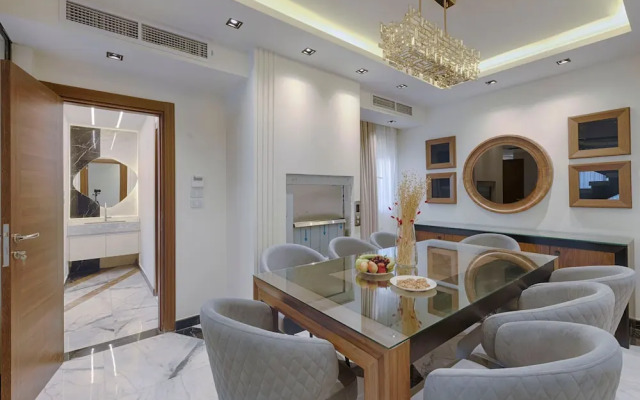 Vesta - Luxury Villa - 3BR - CFC II